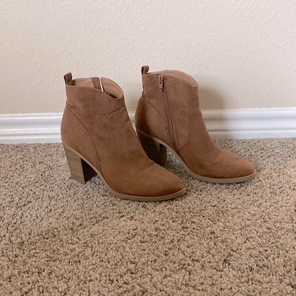 Tan/ brown, 3 inch, ankle boots Size 8.5